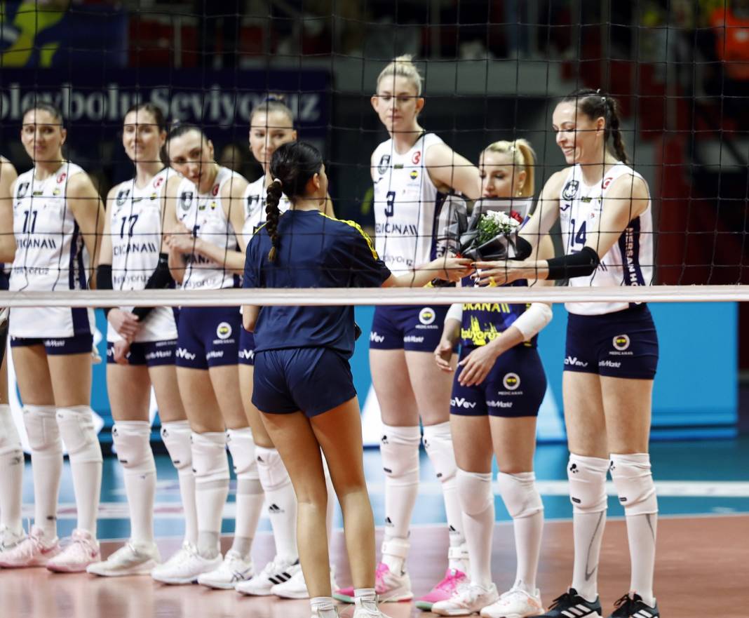 Eda Erdem'e öyle bir sürpriz yaptılar ki gözlerine inanamadı 1